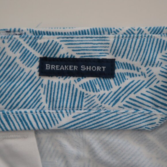 Vineyard Vines 7" Break Short in Linear Marlin Print | 38 - Picture 5 of 8
